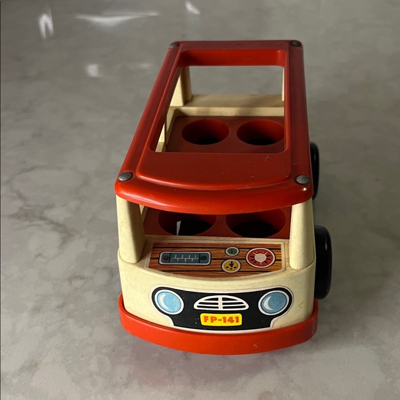 Vintage Fisher Price Little People 1969 Mini Bus With 4 Little People - Picture 5 of 9